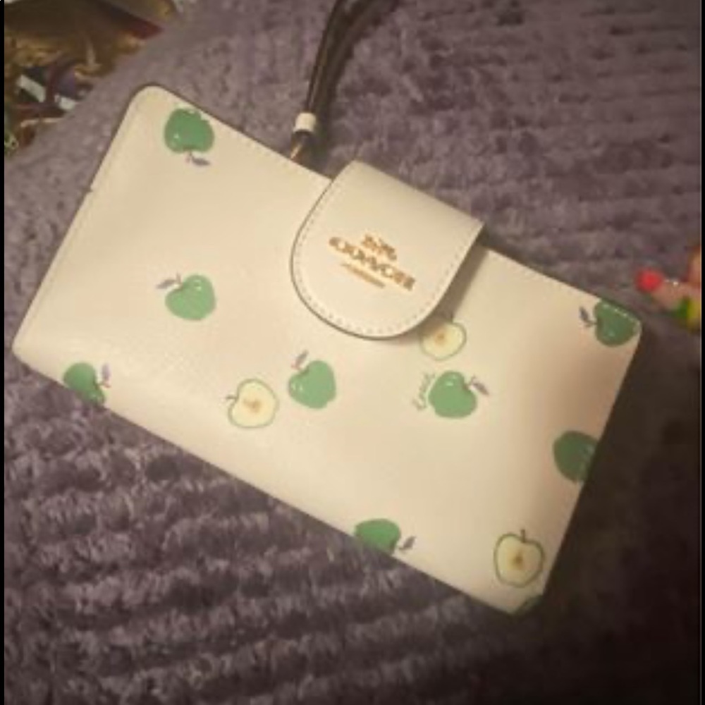 Bundle of Purses - Picture 6 of 7